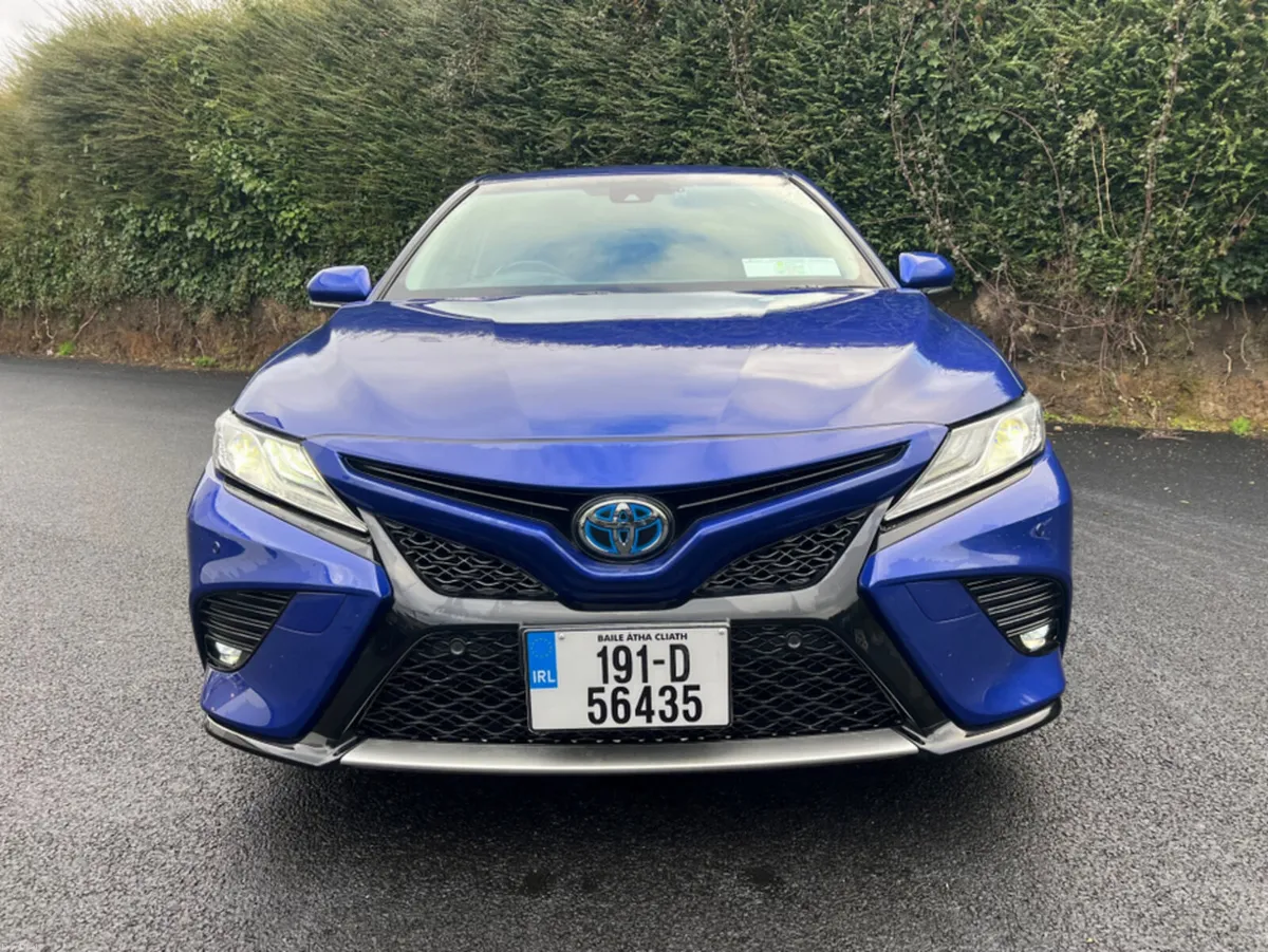 Toyota Camry HYBRID AUTO // FINANCE PACKAGE AVAILA - Image 4