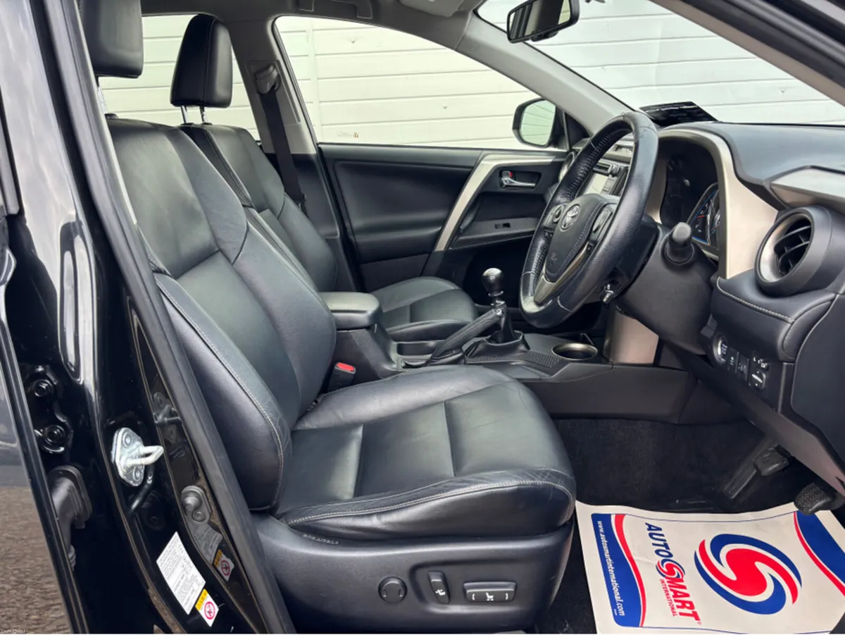 Toyota RAV4 2.0 D-4D SOL 2WD 4DR - Image 3