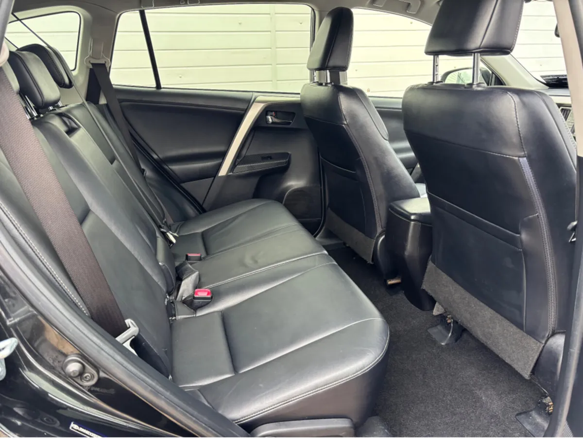 Toyota RAV4 2.0 D-4D SOL 2WD 4DR - Image 4