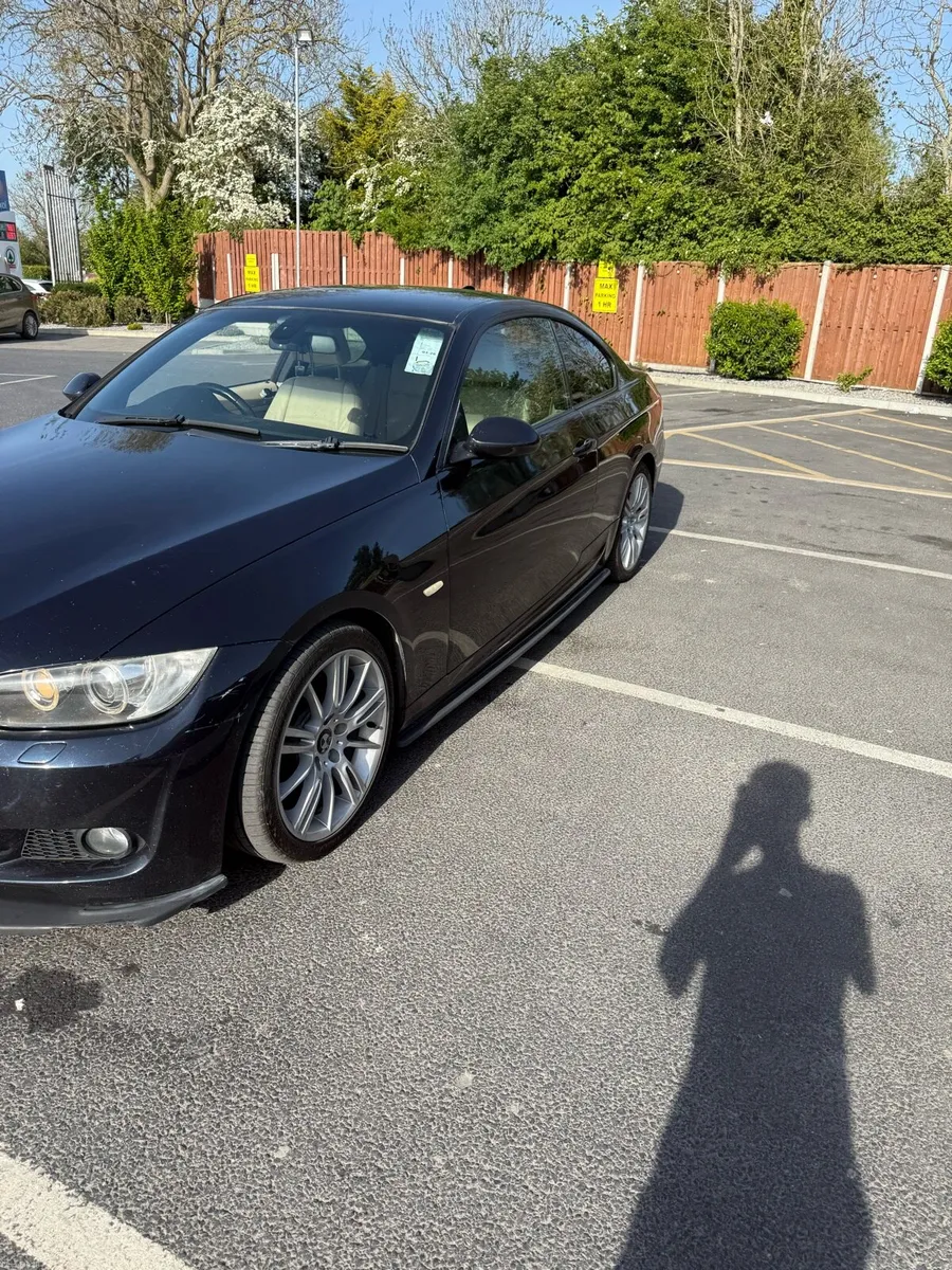 E92 320i - Image 1