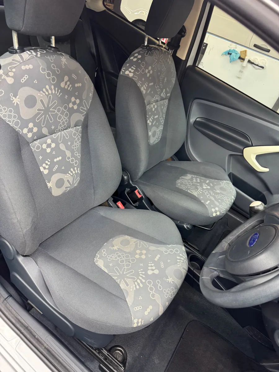 2011 Ford KA Very low mileage - Image 6