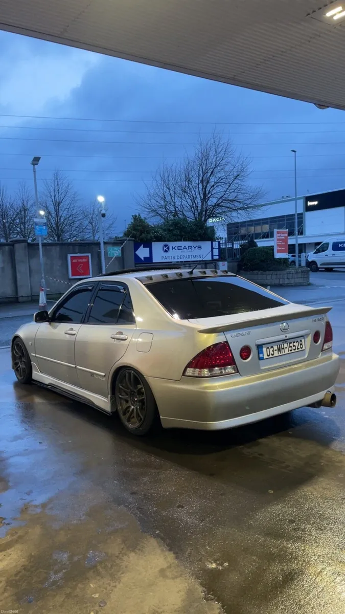 Lexus is200 - Image 3