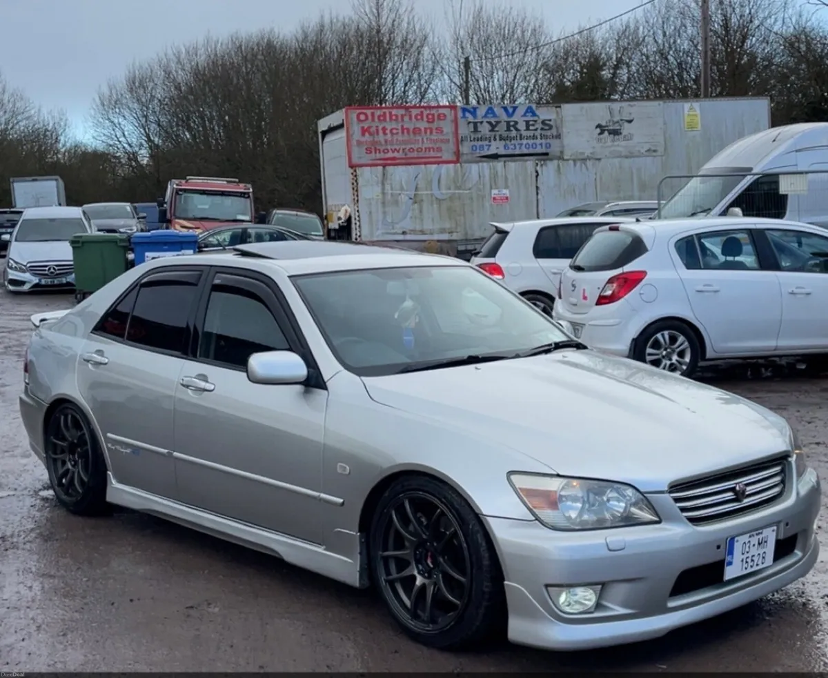 Lexus is200 - Image 1