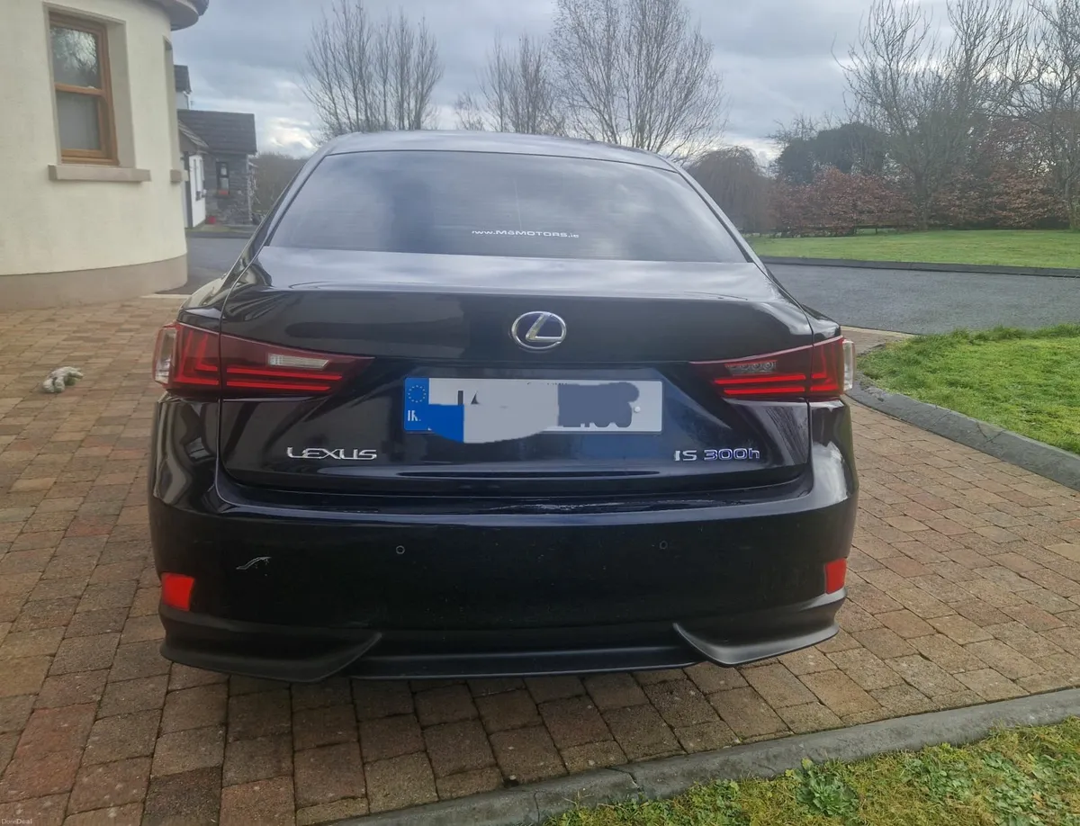 Lexus IS 2014 - Image 2