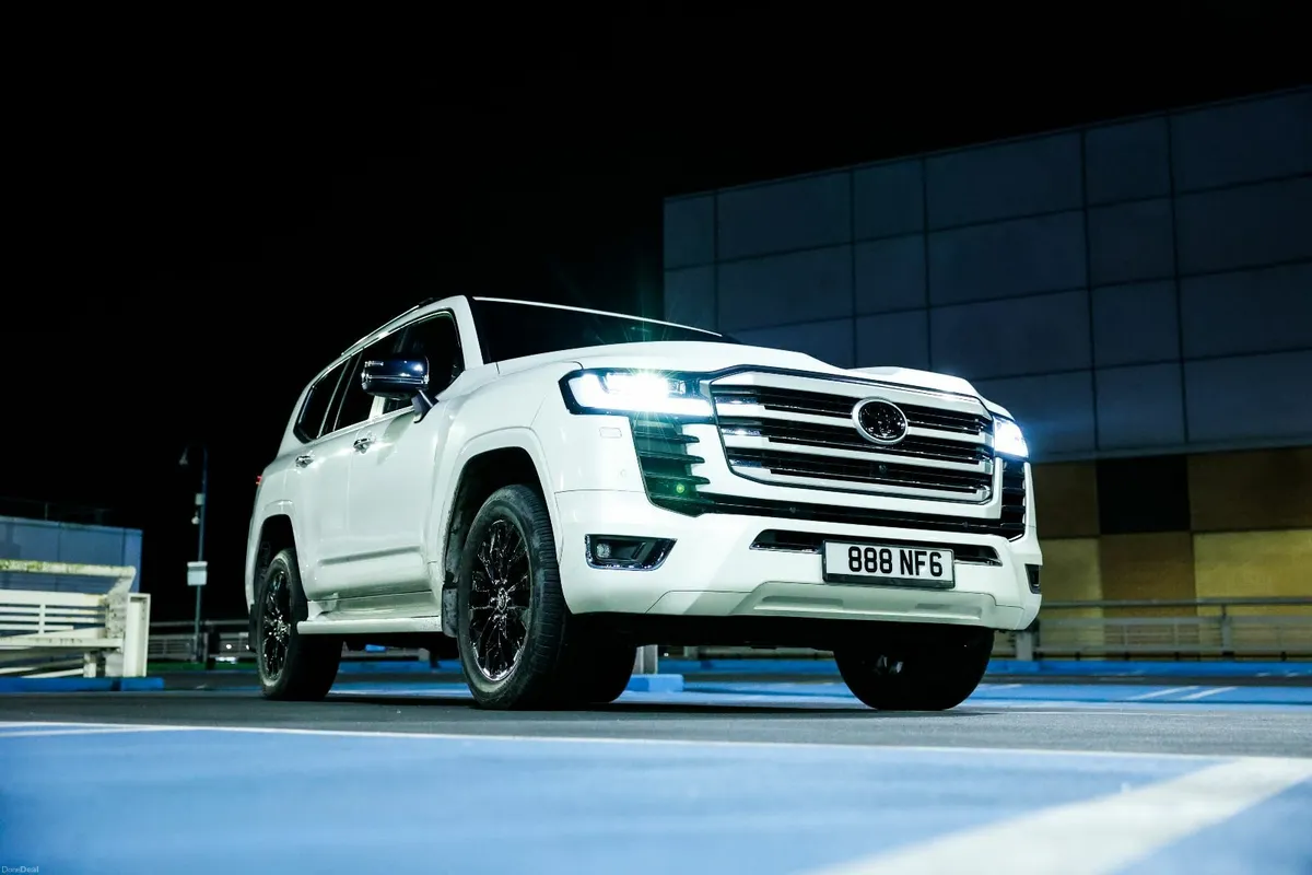 2026 LANDCRUISER AMAZON SAHARA ZX BLACK EDITON - Image 3