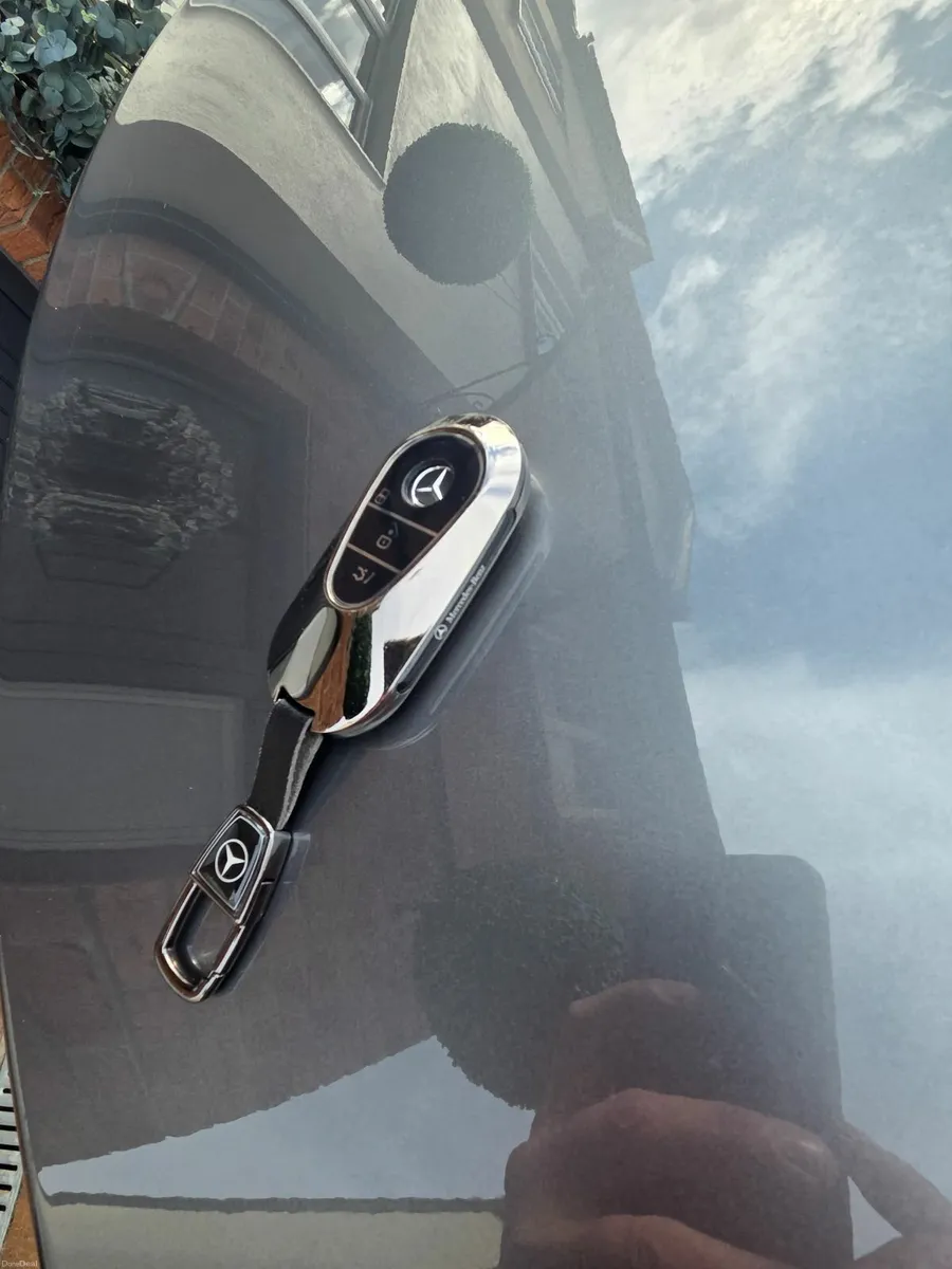 Mercedes-Benz C-Class 2022 - Image 3