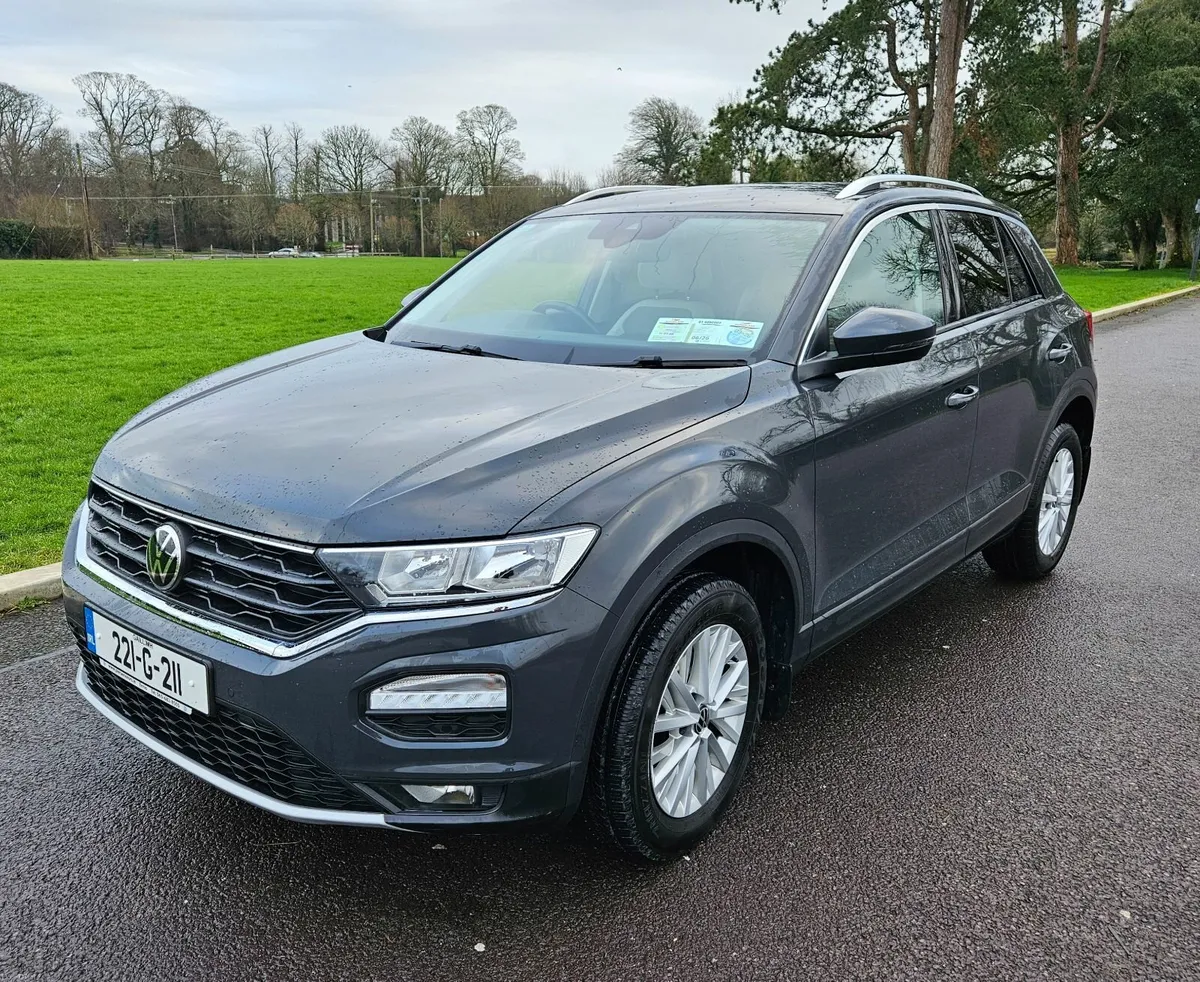Volkswagen T-Roc 2022 *leather seats* - Image 1