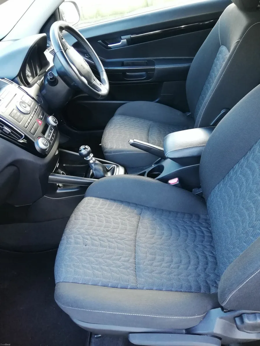 Kia Ceed 2011 - Image 3
