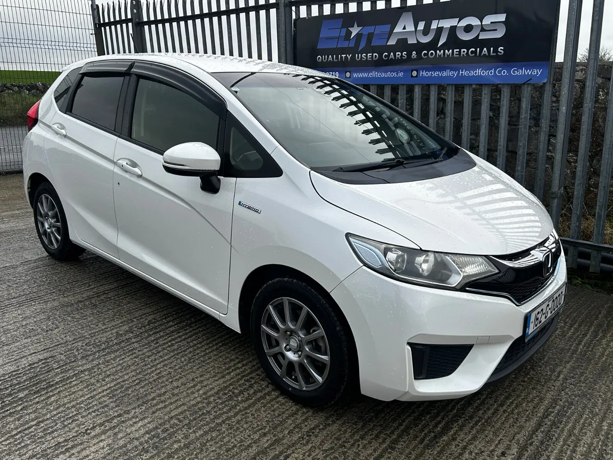 Honda FIt Self Charging Hybrid 2016 - Image 2