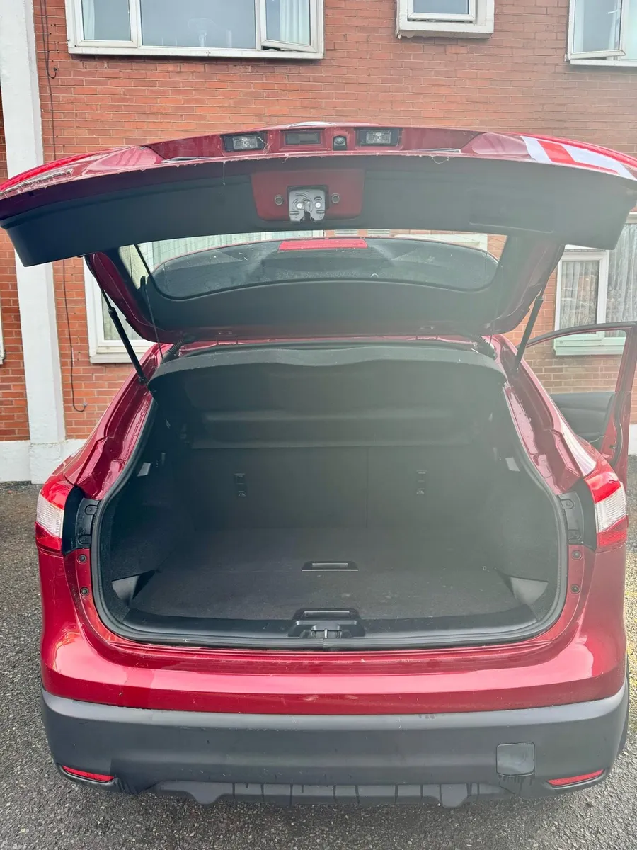 NISSAN QASHQAI AUTO SUV| LONG NCT | FULLY SERVICED - Image 4