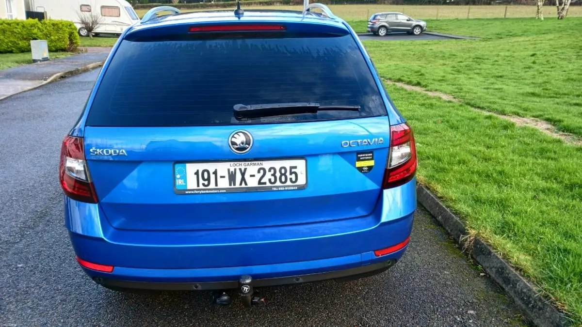 191 Skoda Octavia - Image 2