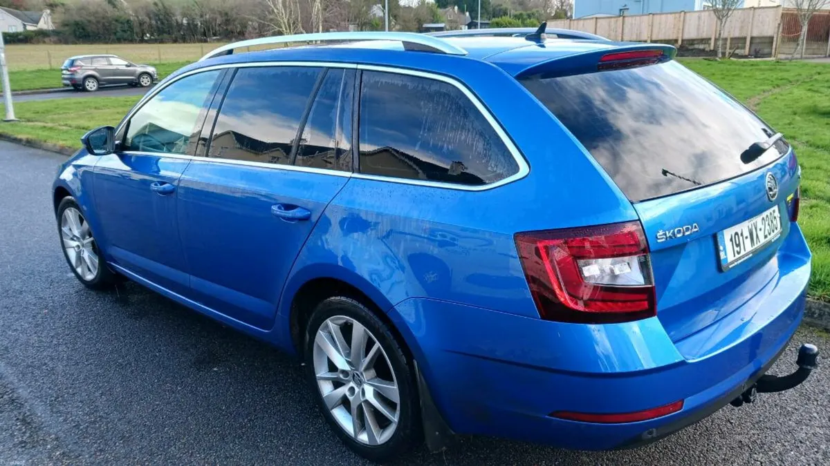 191 Skoda Octavia - Image 3