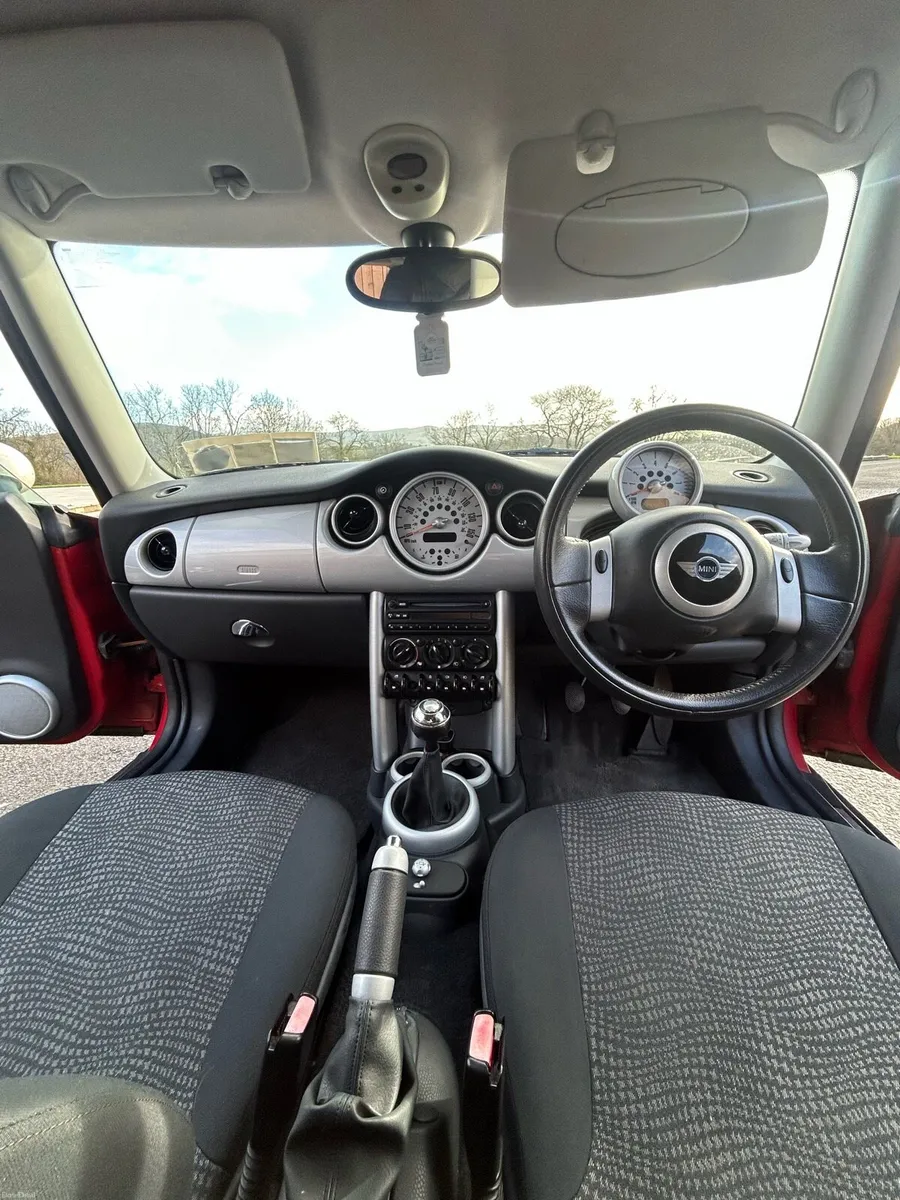 Mini Cooper - Image 2