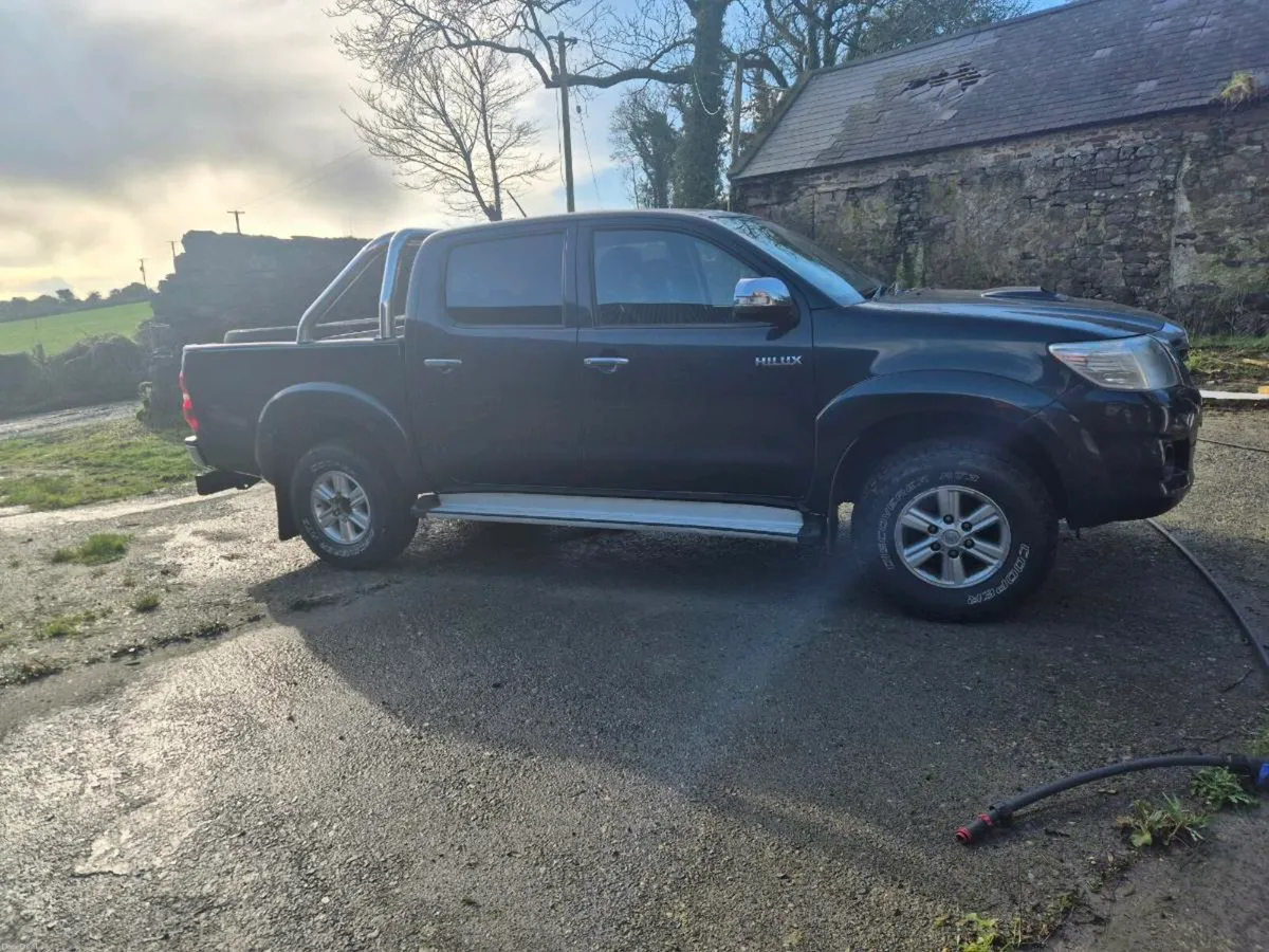 Toyota hilux - Image 3