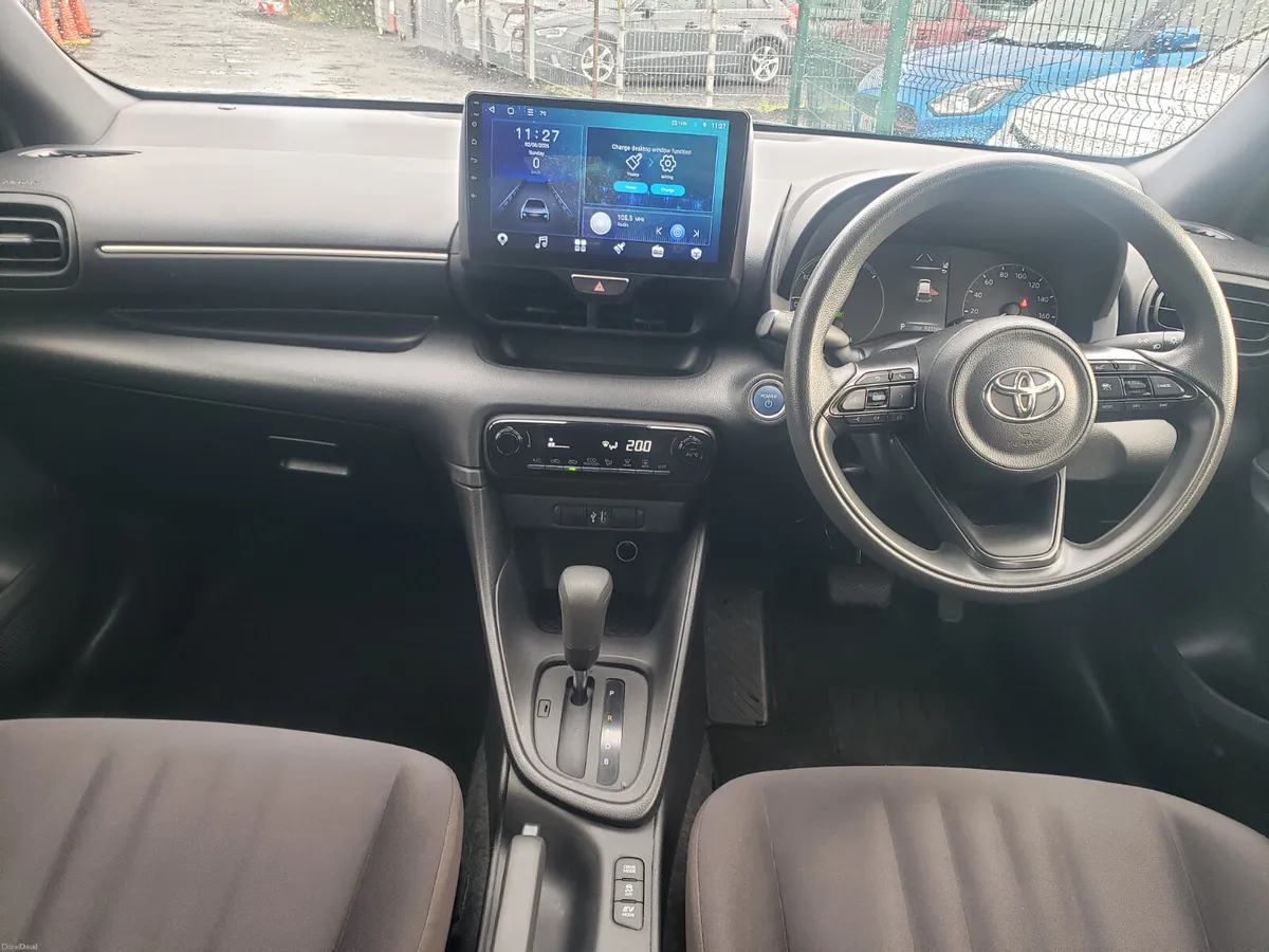 Toyota Yaris 2021 hybrid - Image 4