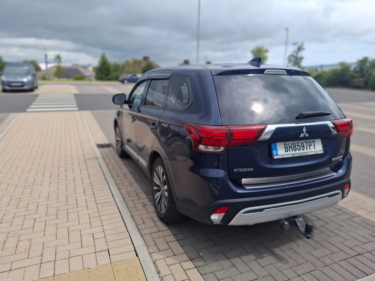 🇺🇦 REGISTERED (Mitsubishi Outlander) 2.4 PETROL - Image 4