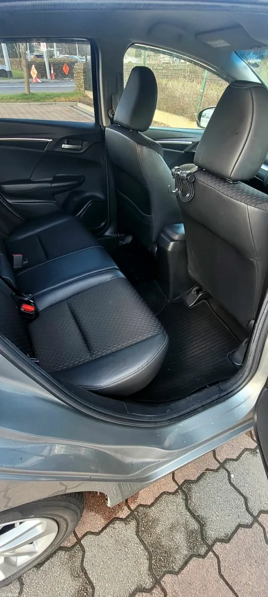 Honda Fit 2014 HYBRID - Image 4