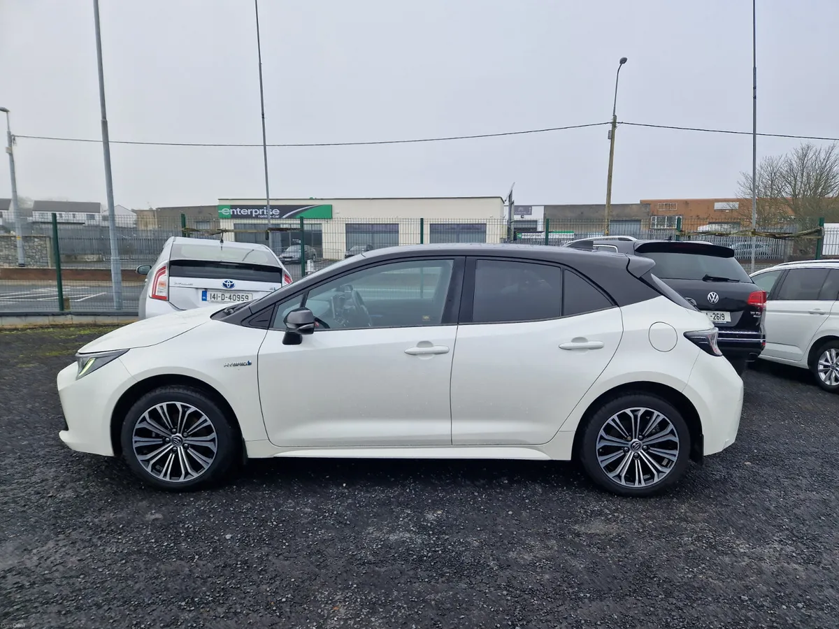202 Toyota Corolla  Luna Sport Hybrid LOW MILEAGE - Image 2