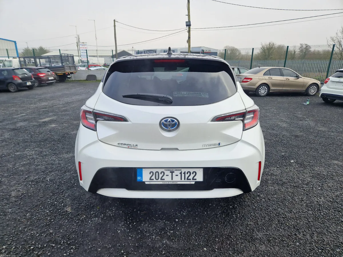 202 Toyota Corolla  Luna Sport Hybrid LOW MILEAGE - Image 4