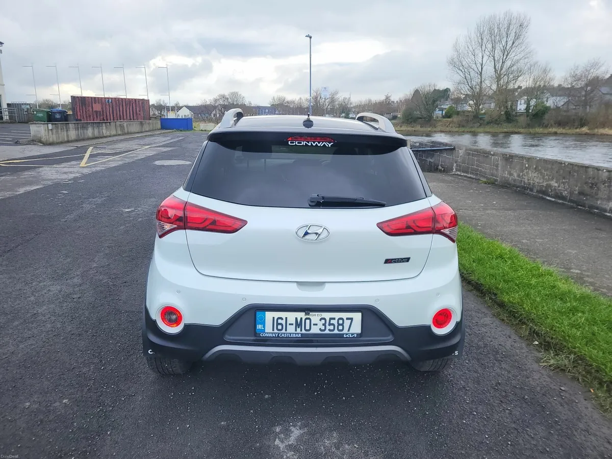 Hyundai i20 Active 1.0 T-GDI low milage - Image 3