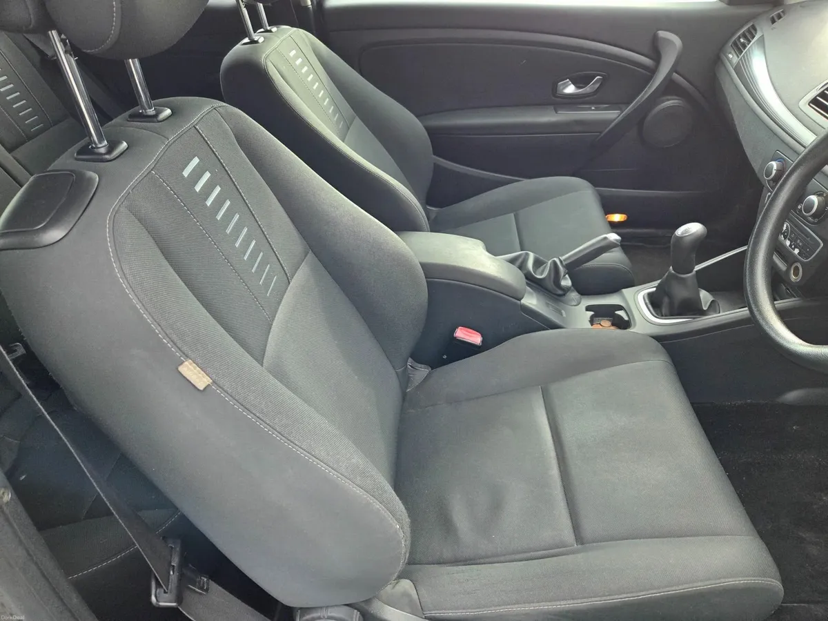 Renault Megane 2010 - Image 2