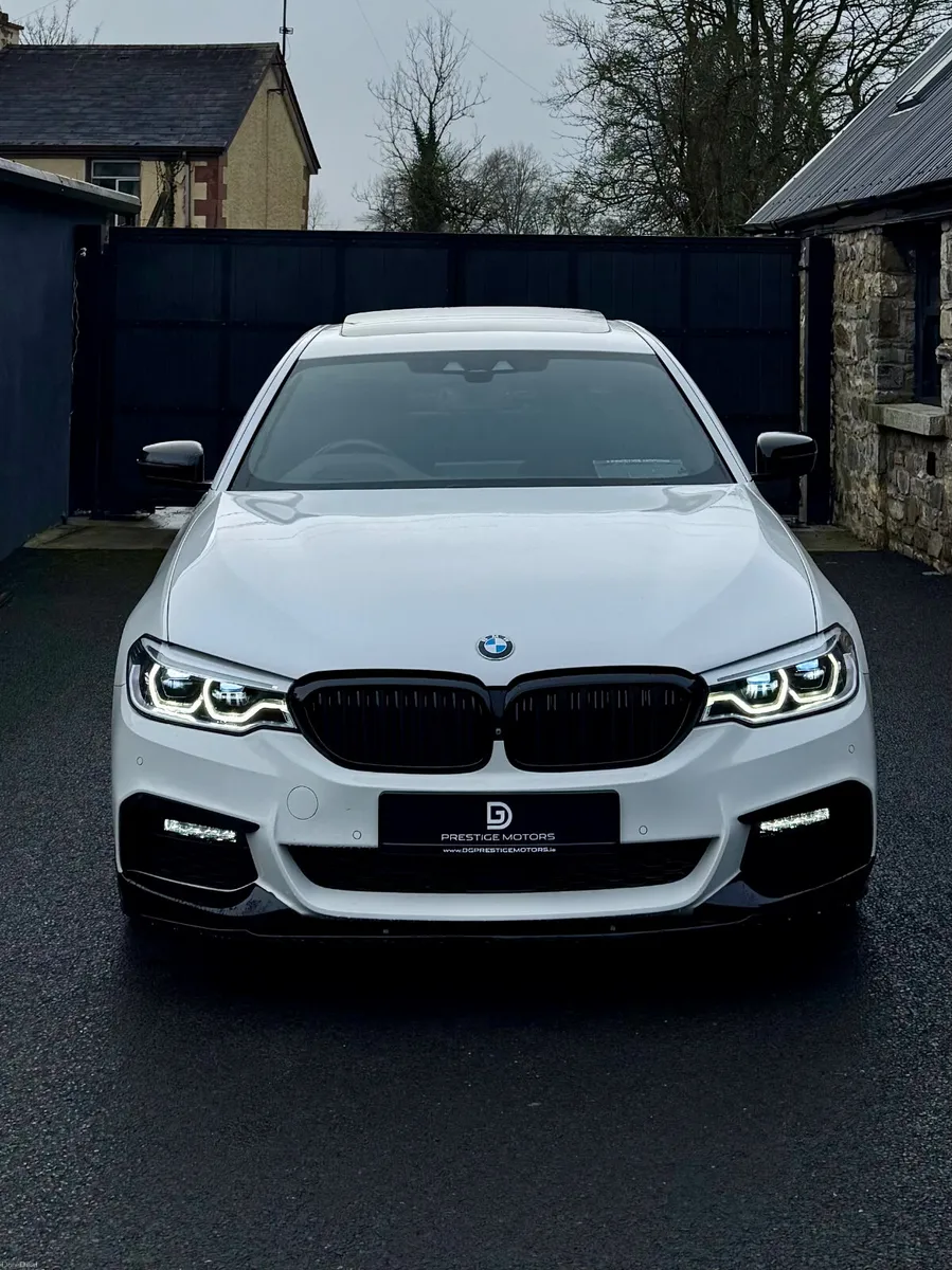 2019 BMW 5 SERIES AUTO M SPORT *SUNROOF* - Image 2