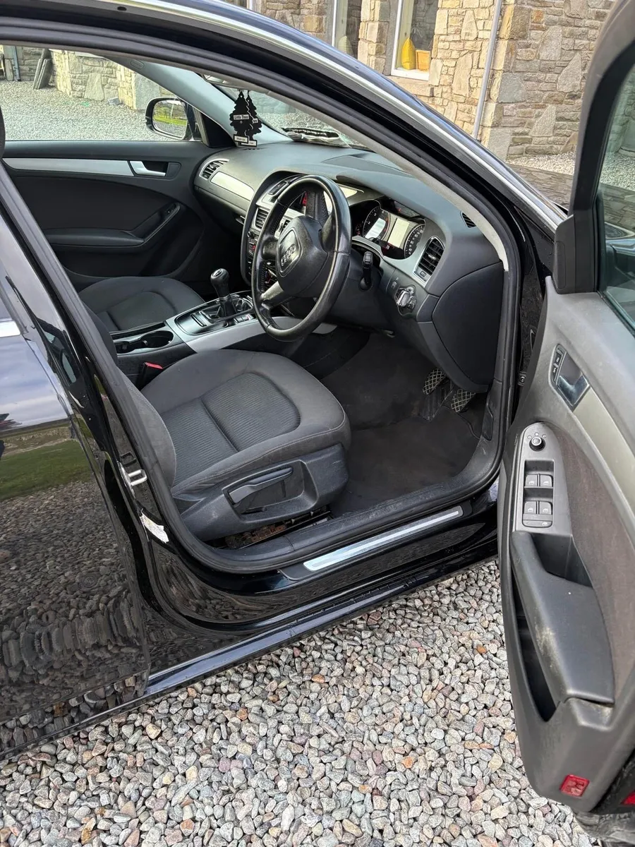 Audi A4 - Image 2