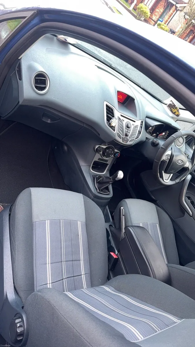 2009 Ford Fiesta - Image 3