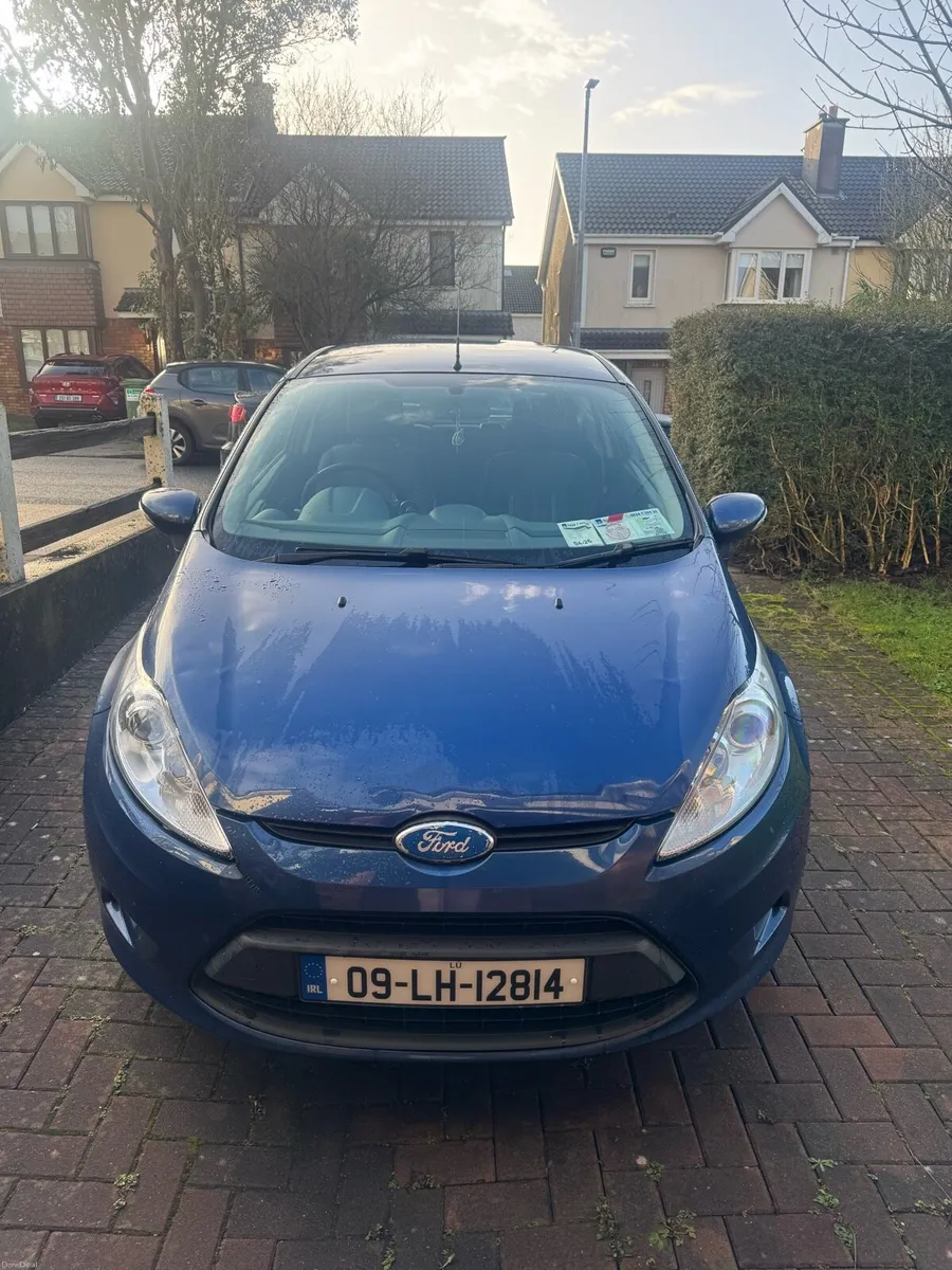2009 Ford Fiesta - Image 1