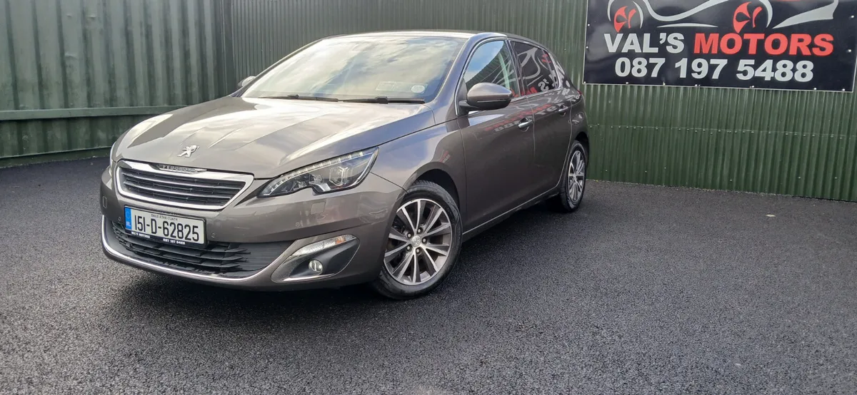 15 Peugeot 308  1.2 Petrol Automatic Gerbox - Image 4