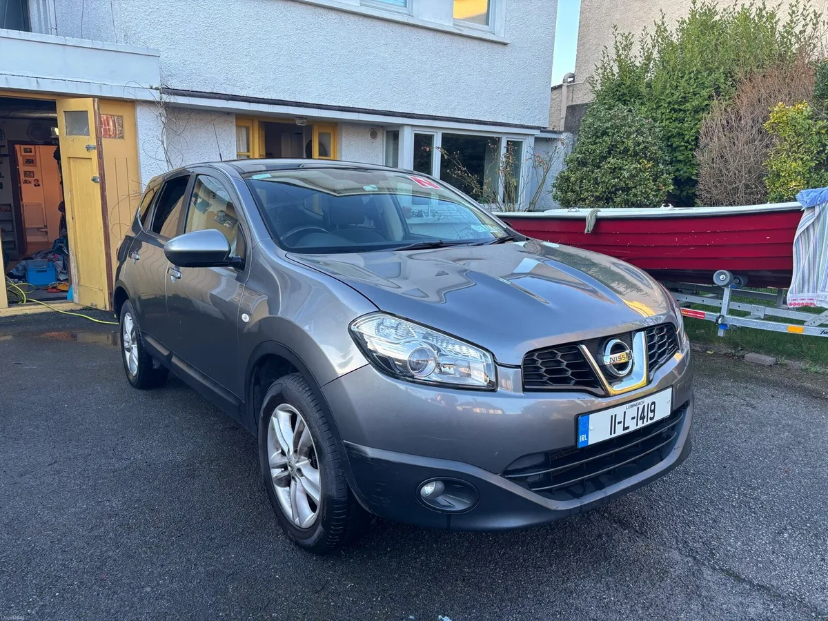 2011 Nissan Qashqai, low mileage, 7 seater - Image 1