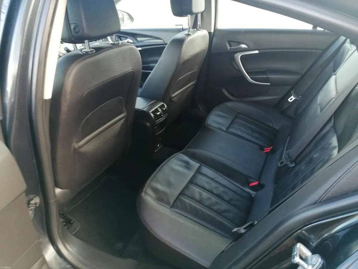 Insignia high spec car low kms - Image 4