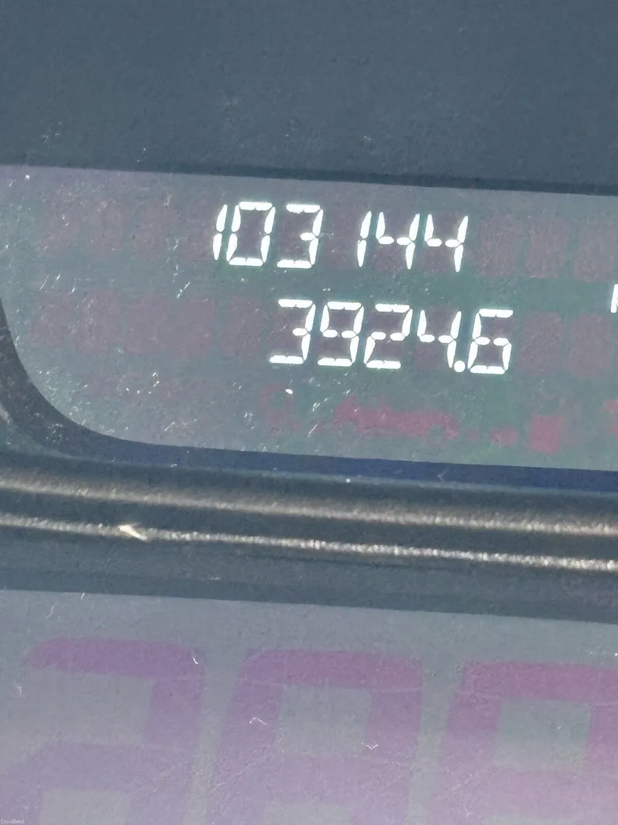 Renault Traffic 9 Seat Passenger - Image 4