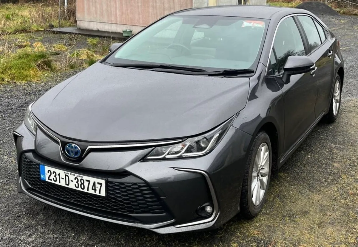 2023 Toyota Corolla Luna Hybrid - Image 2