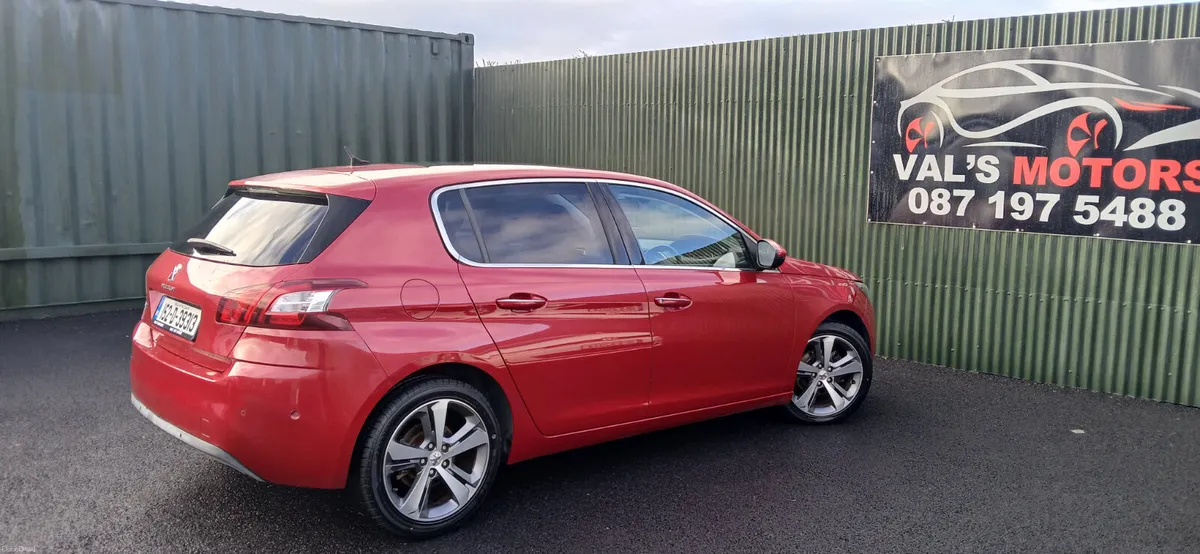 152 Peugeot 308  1.2 Petrol Gt Line - Image 4