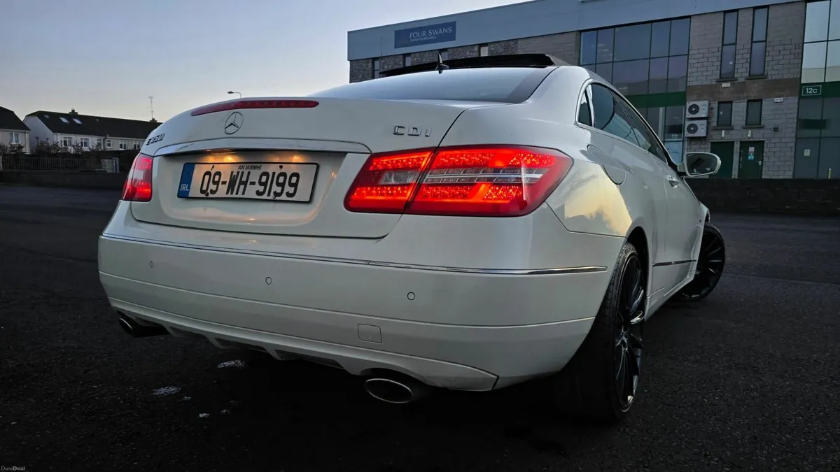 Mercedes-Benz E-Class 2009 - Image 3