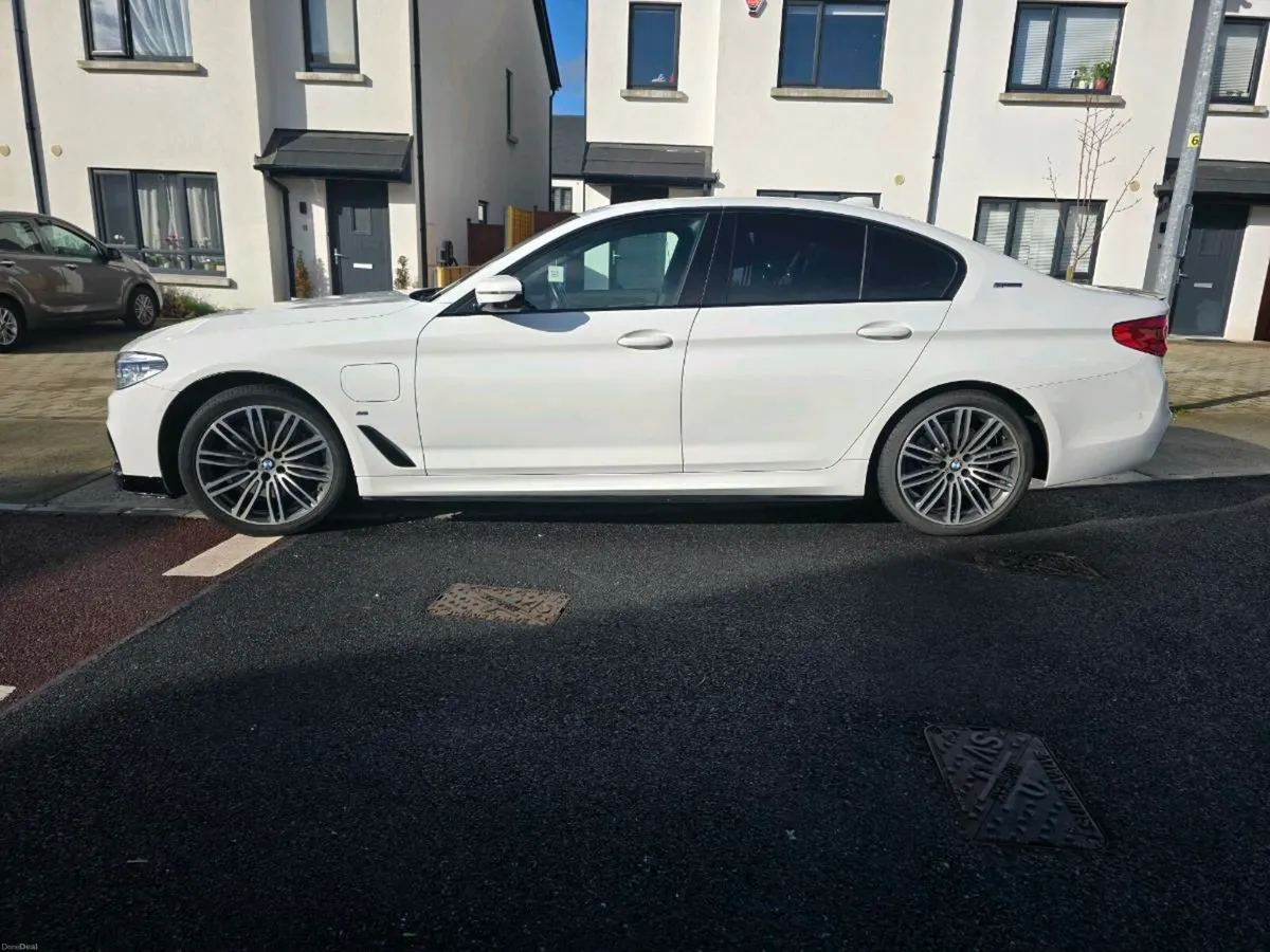 BMW 530e (petrol) Plug in hybrid M-Sport - Image 3