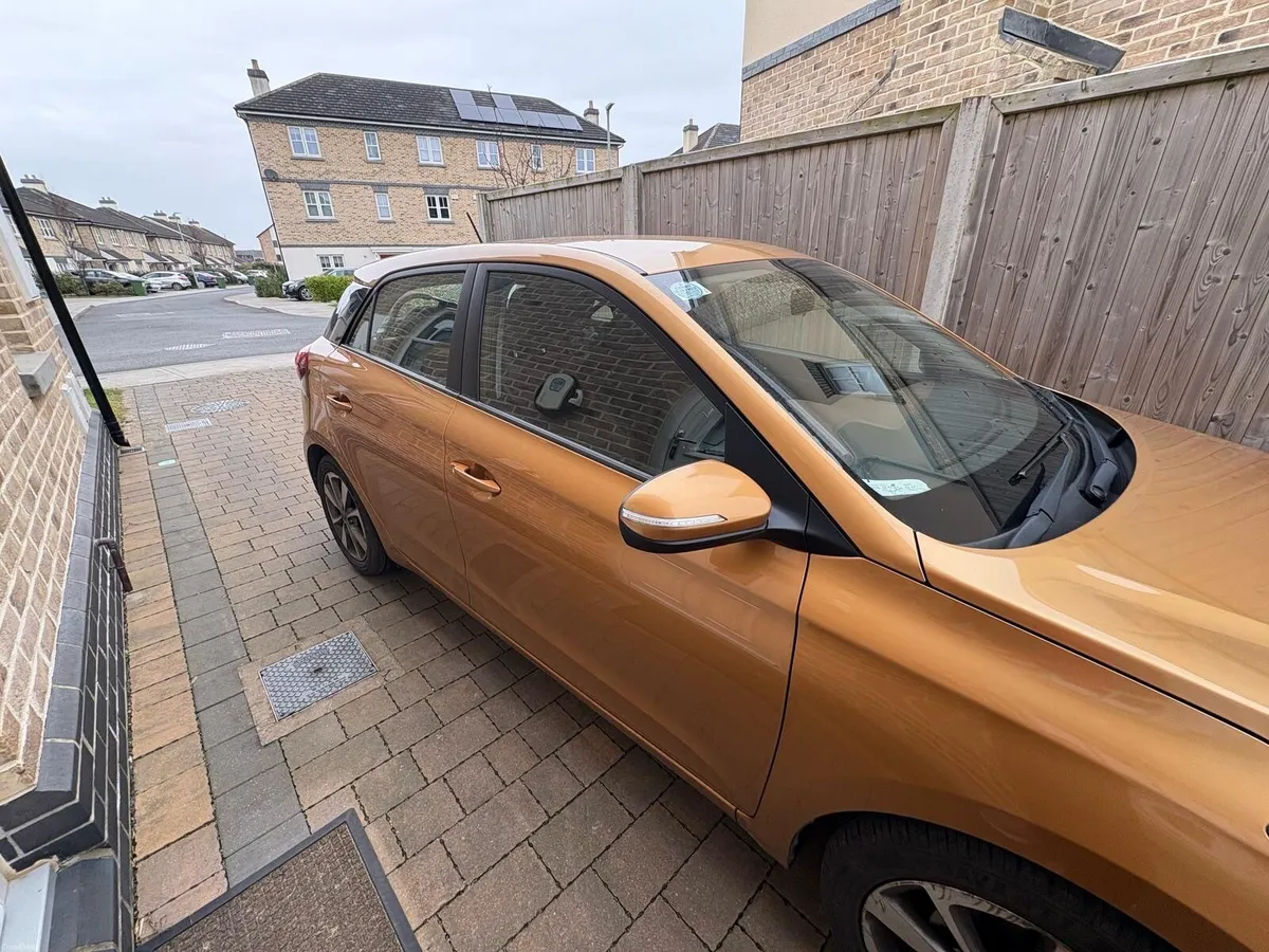 Hyundai i20 2015 - Image 2