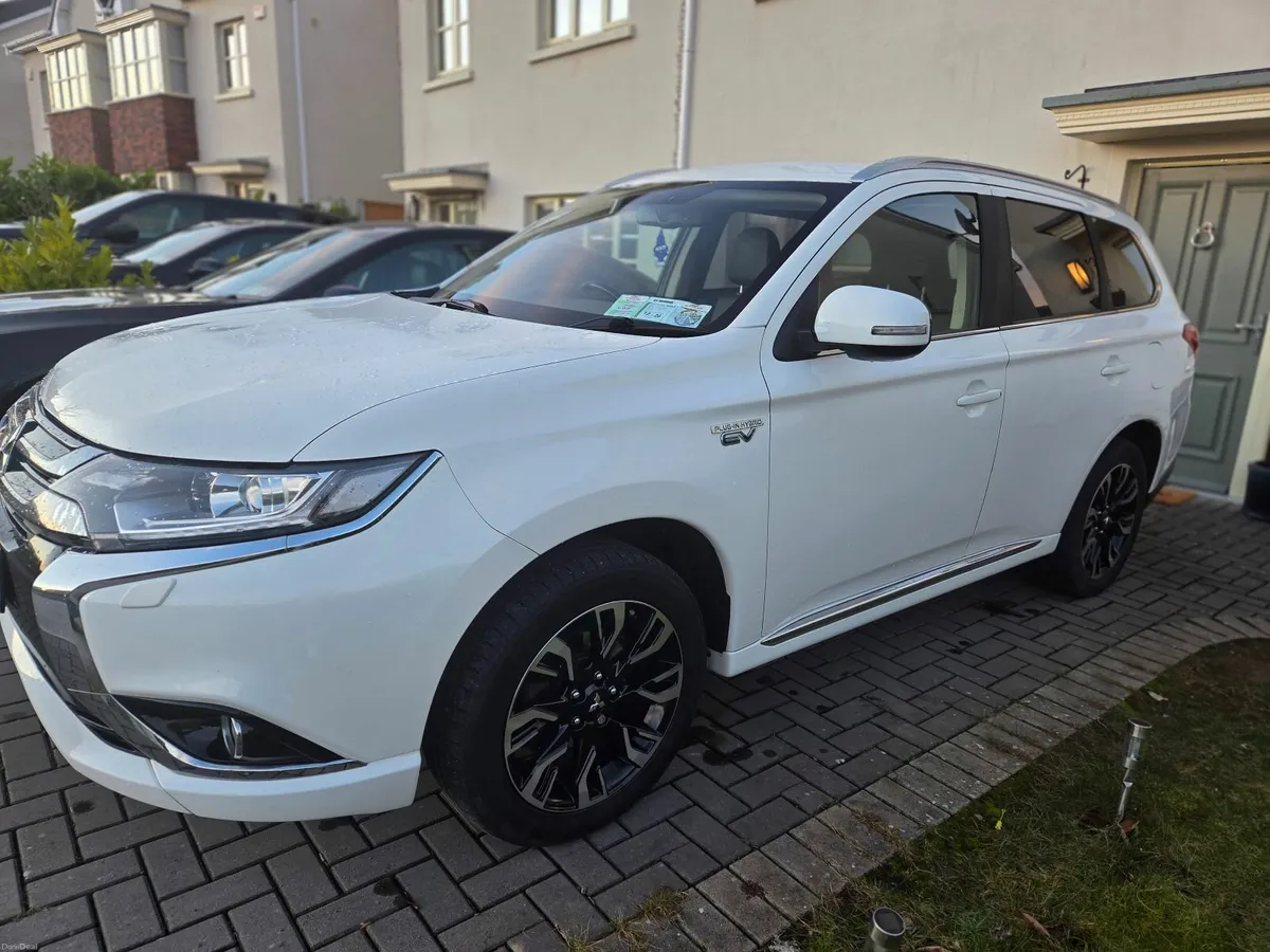 Mitsubishi Outlander 2017 - Image 2