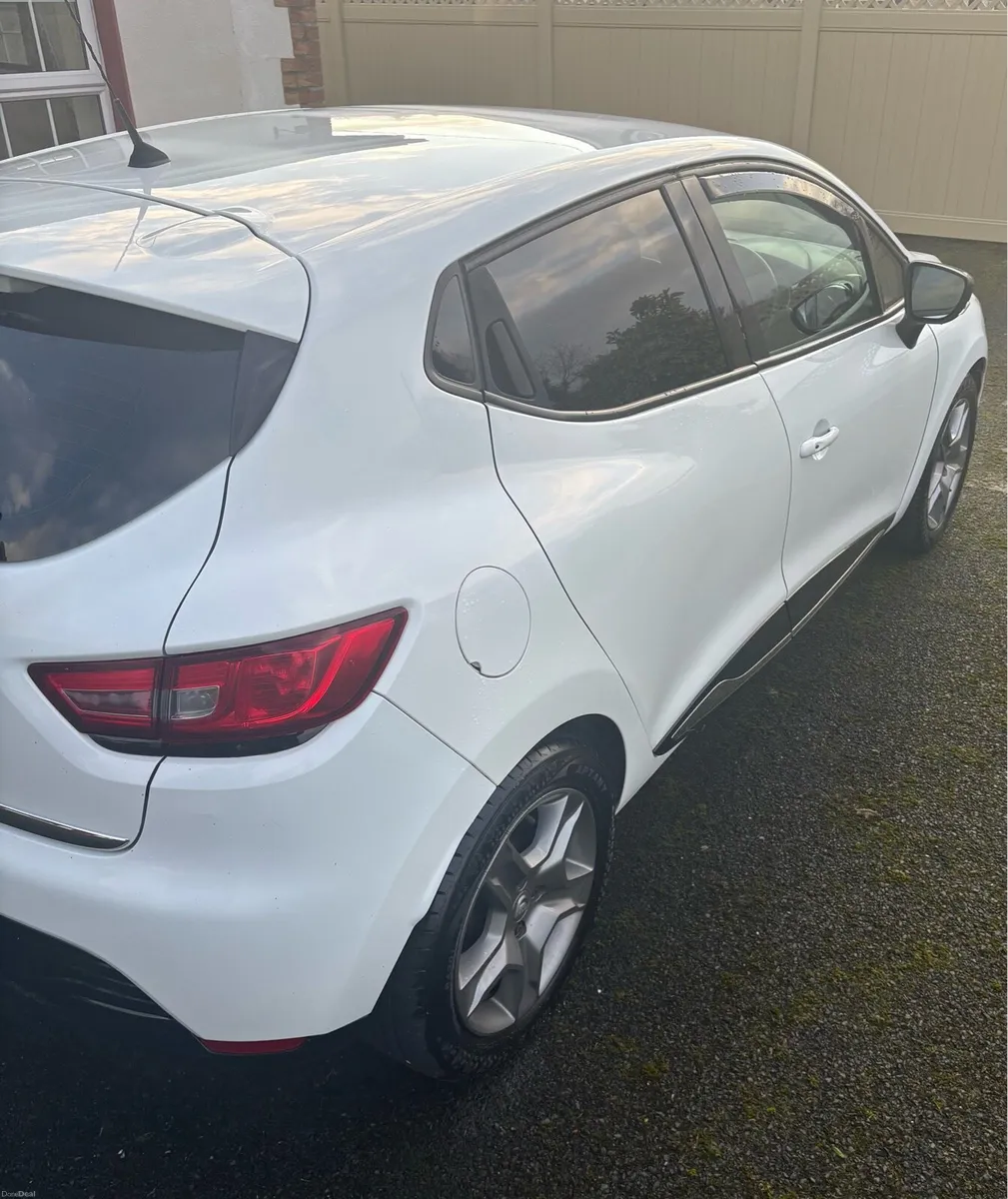 162 Renault Clio - Image 3