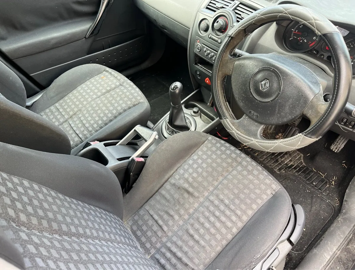 Megane Tourer 1.4 Petrol *no nct or tax* - Image 4