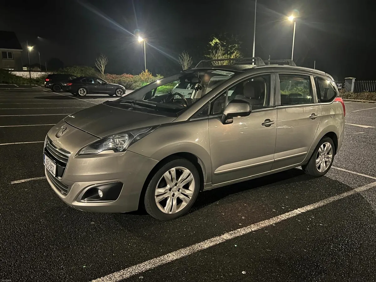Peugeot 5008 2015 - Image 1