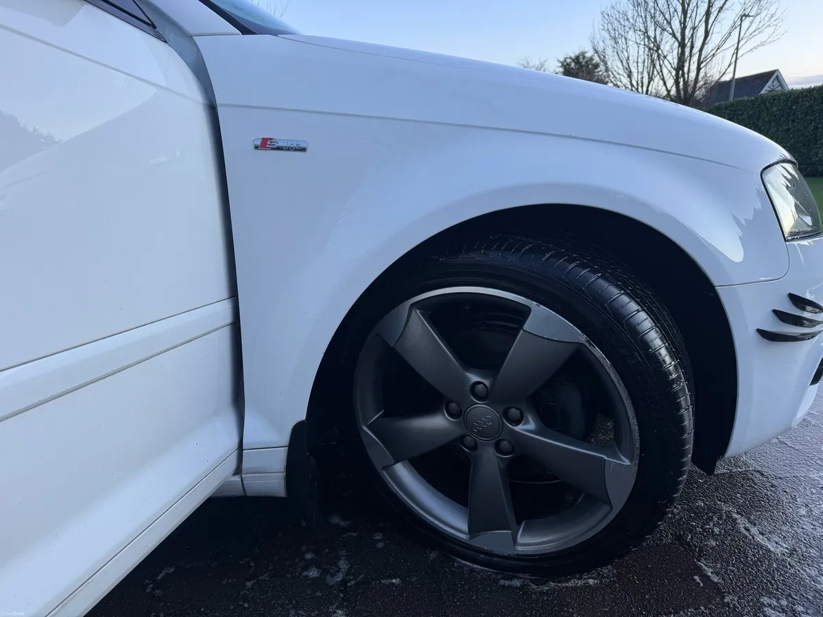 2013 Audi A3 S-Line Automatic 1.4 TFSI - Image 4
