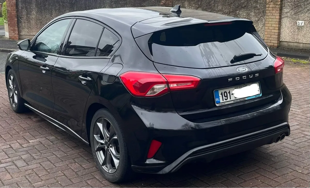 2019 Ford Focus ST line - Image 3