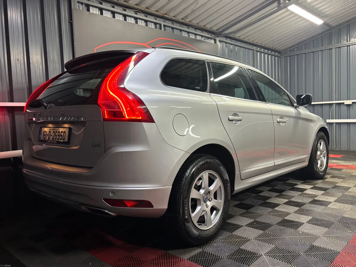 2016 Volvo XC60 D4 (190hp) FWD SE Geartronic - Image 3