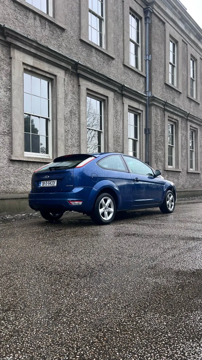 2008 Ford Focus ZETEC Style 1.4 3DR Clean Car - Image 2