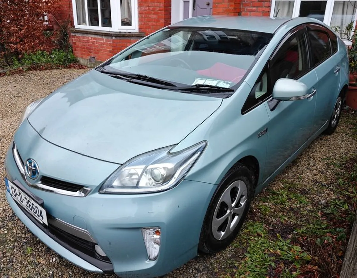 2013 Toyota Prius Plug-in Hybrid - Image 2