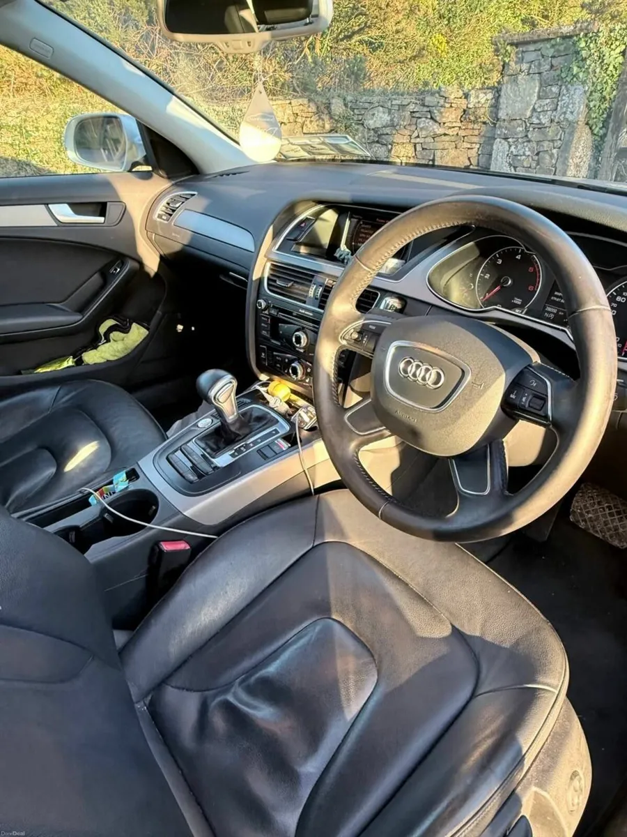 Audi A4 2014 - Image 2