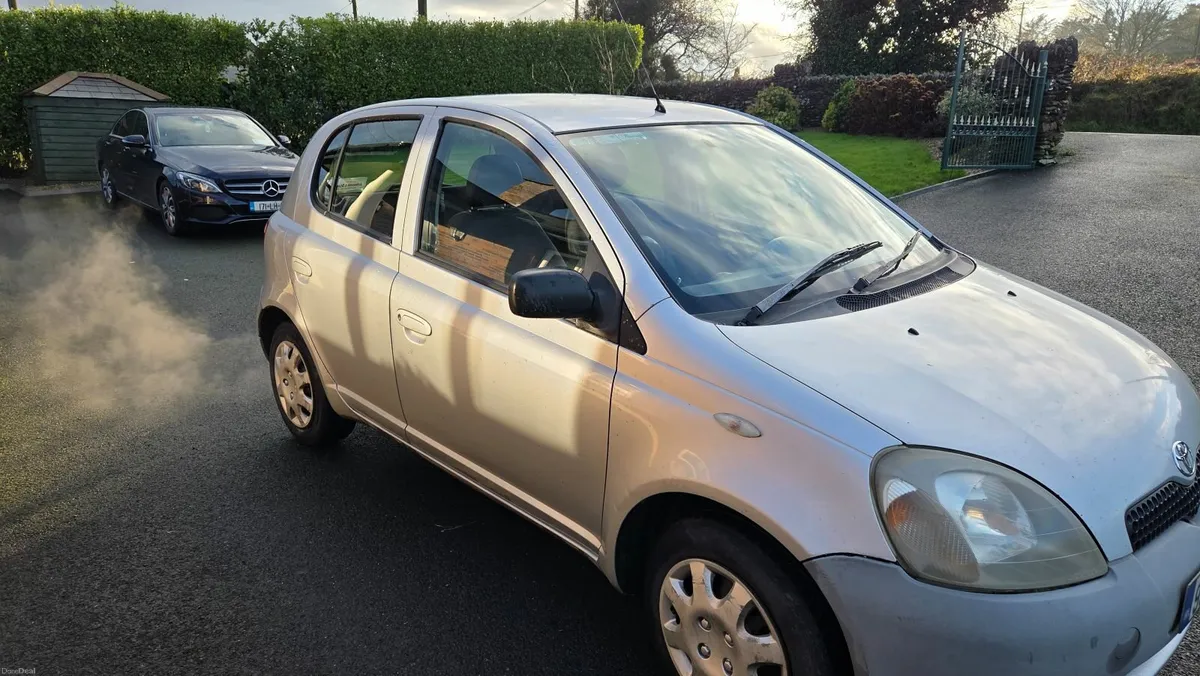 Toyota Yaris 1999 - Image 1