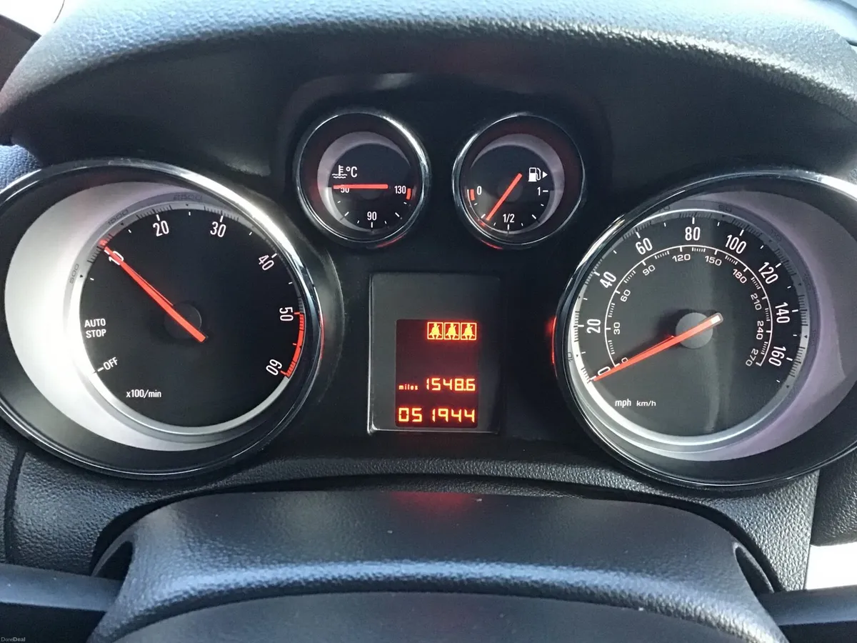 Mokka 2016 very low mileage - Image 2